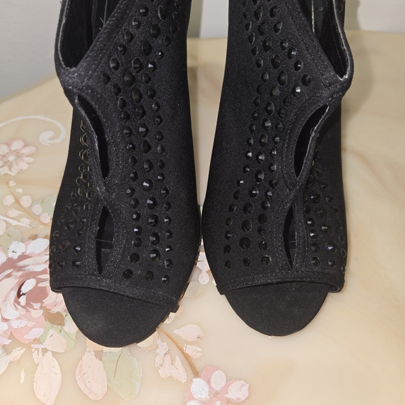 Caparros Women's Black Embellished Peep  Toe Heels Shoes Size 8.5 Black Suede - Picture 8 of 13